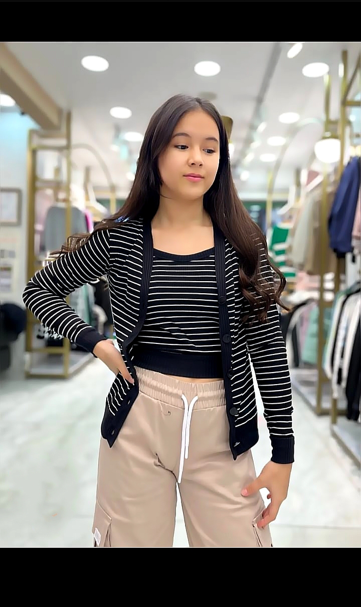 Dívčí halenka s knoflíčky 