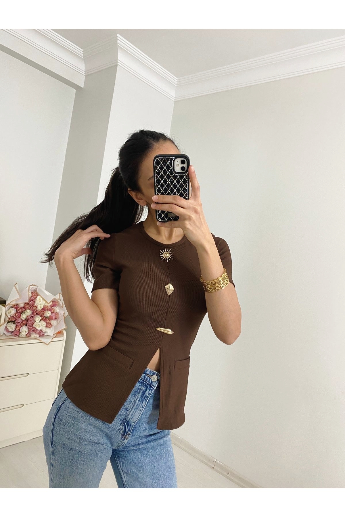 Dámská halenka s krátkým rukávem a knoflíku 