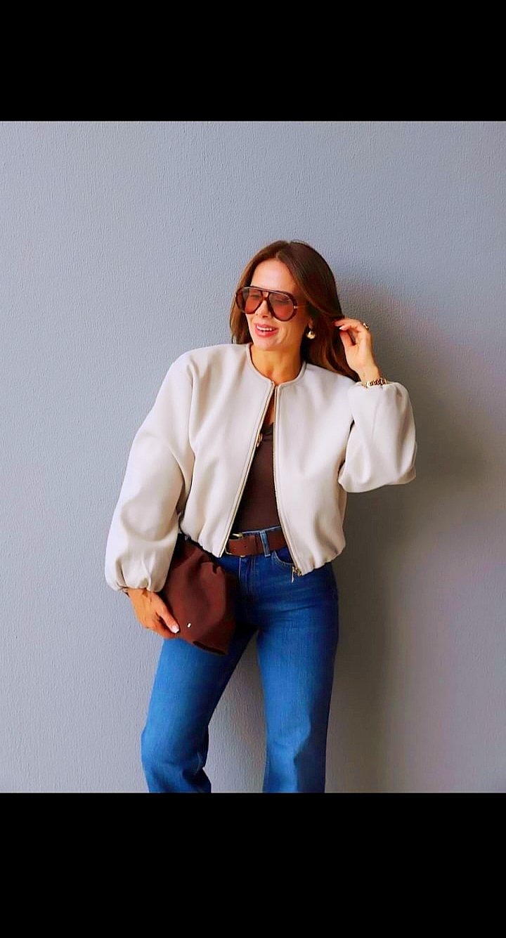 Dámská Krátká mikina v krémové barvě