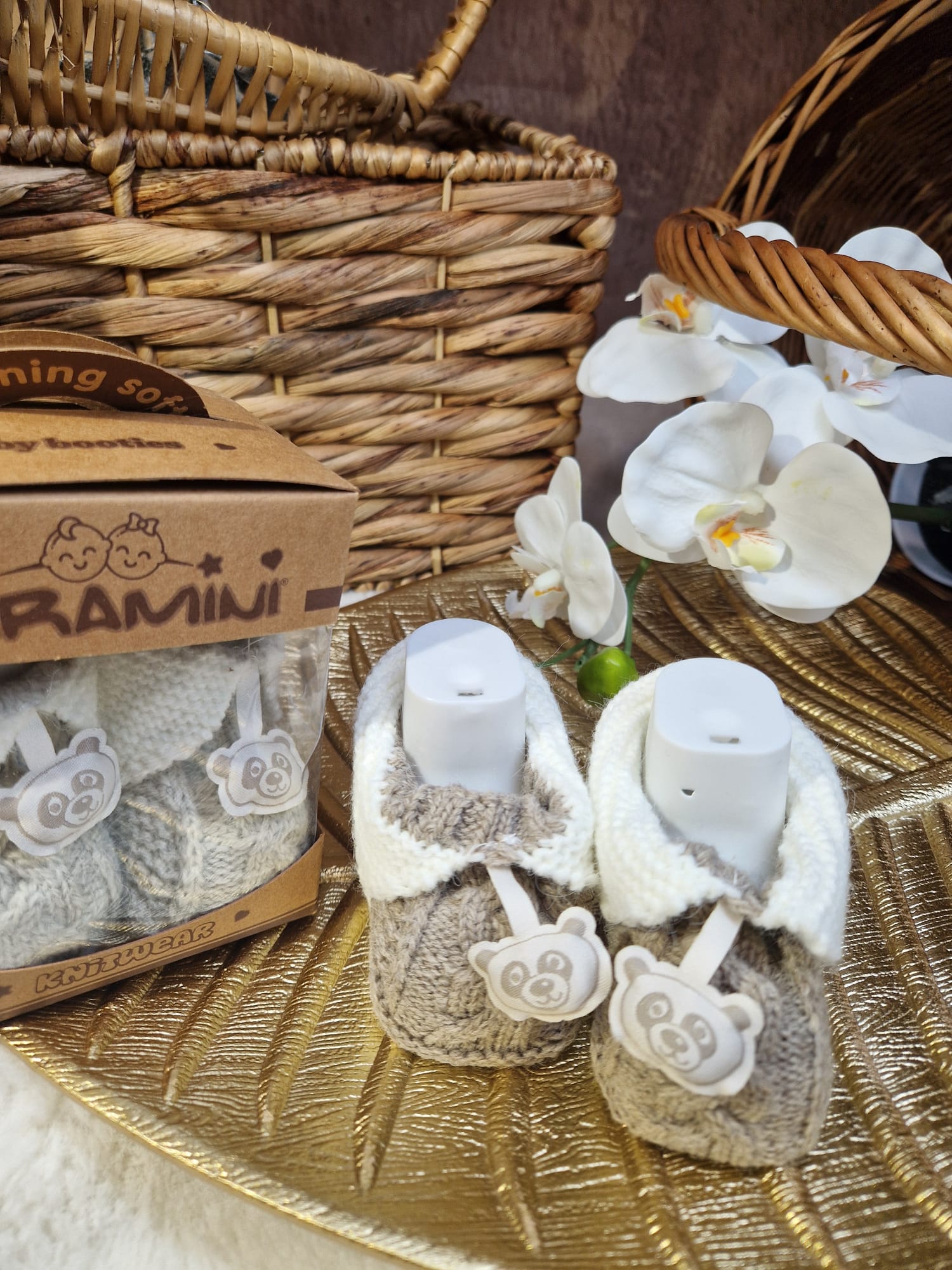 Pletené capáčky pro novorozence 