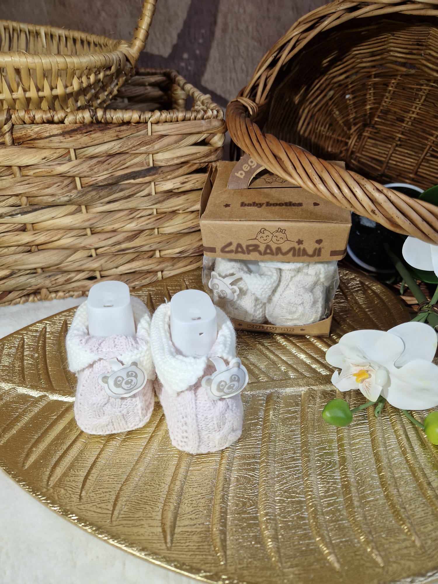 Pletené capáčky pro novorozence 