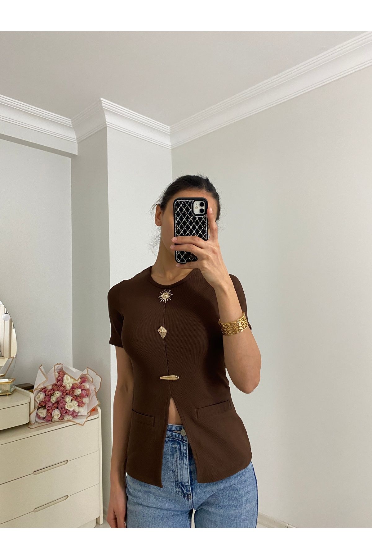 Dámská halenka s krátkým rukávem a knoflíku 