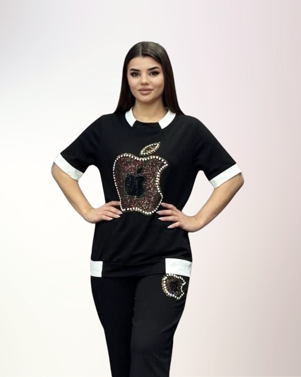 Dámské tričko s potiskem zdobené lesklými kamínky 