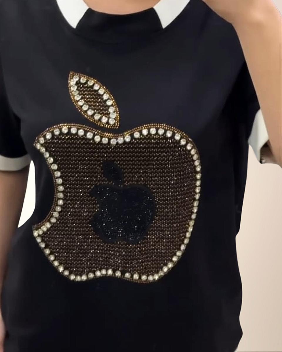 Dámské tričko s potiskem zdobené lesklými kamínky 