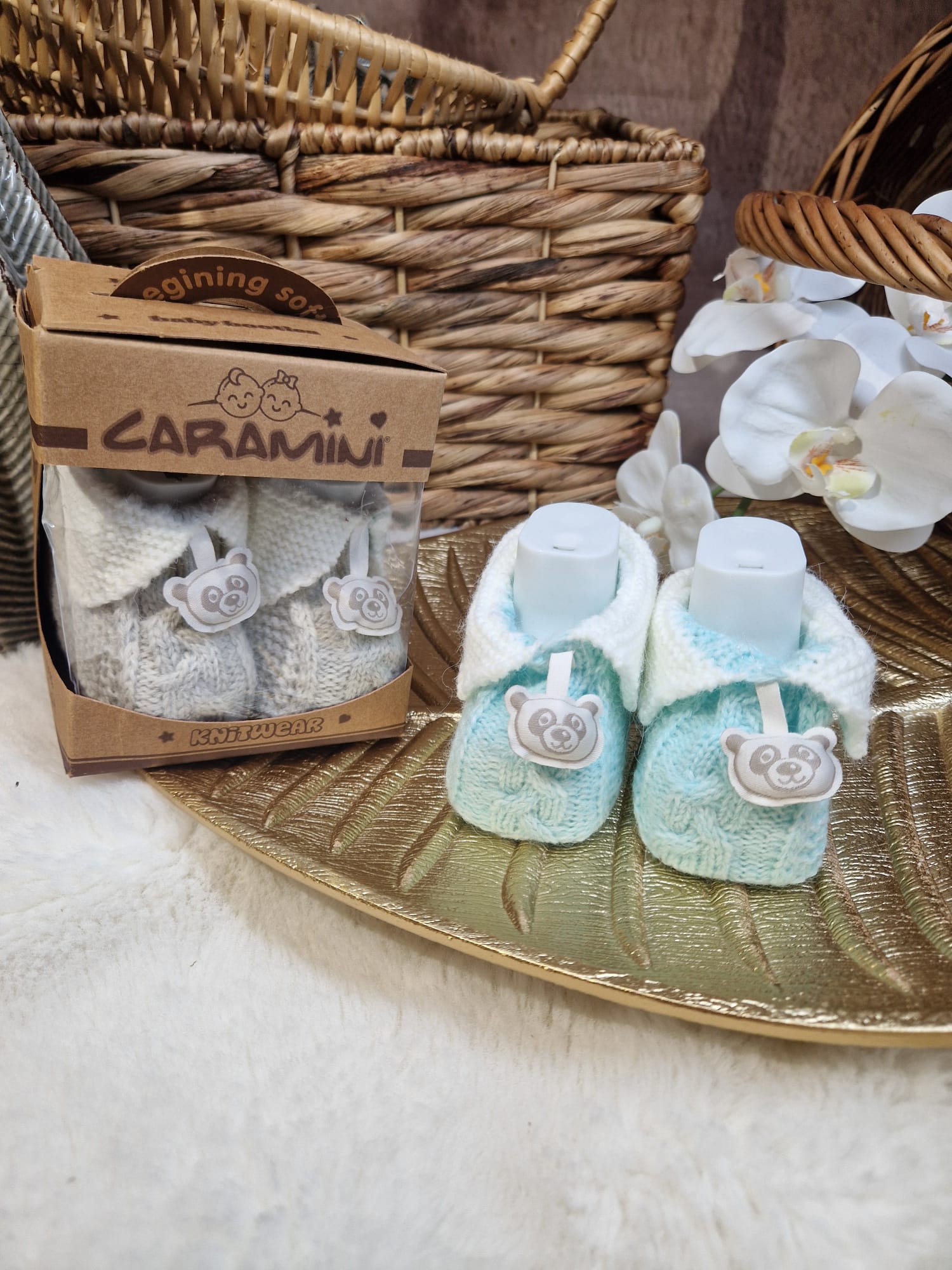 Pletené capáčky pro novorozence 