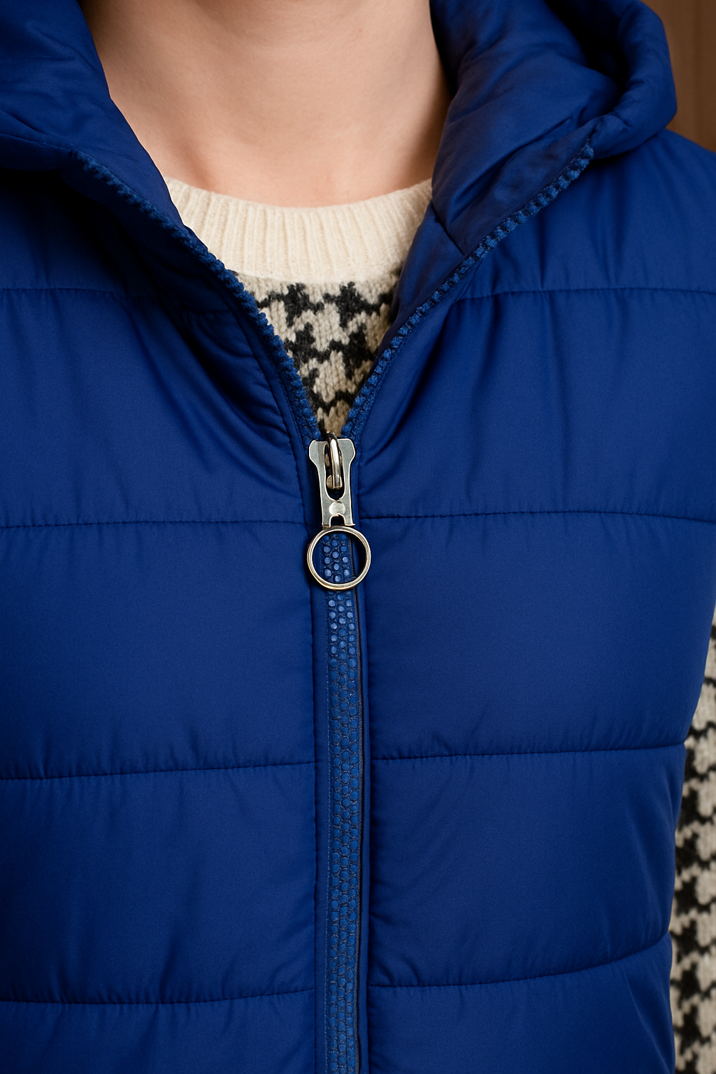 Dámská dlouhá vesta s kapucí 