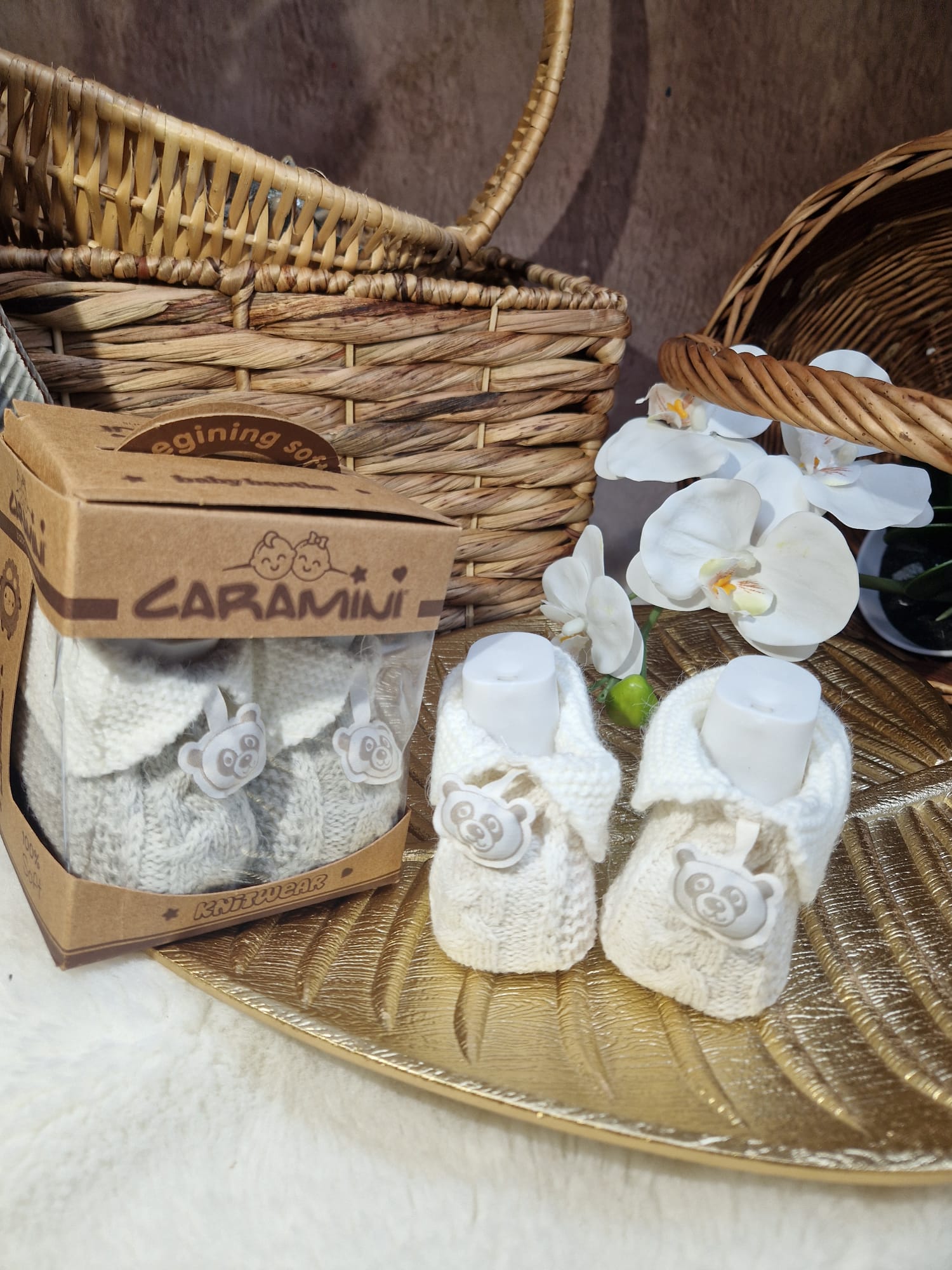 Pletené capáčky pro novorozence 