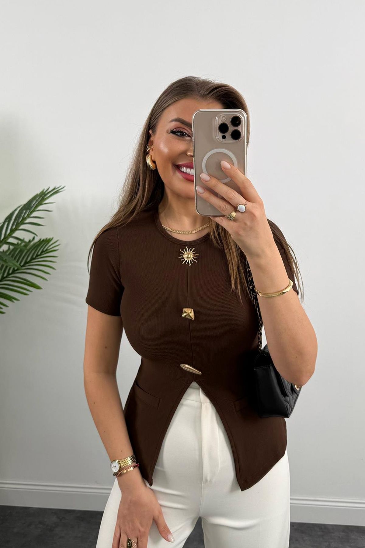 Dámská halenka s krátkým rukávem a knoflíku 